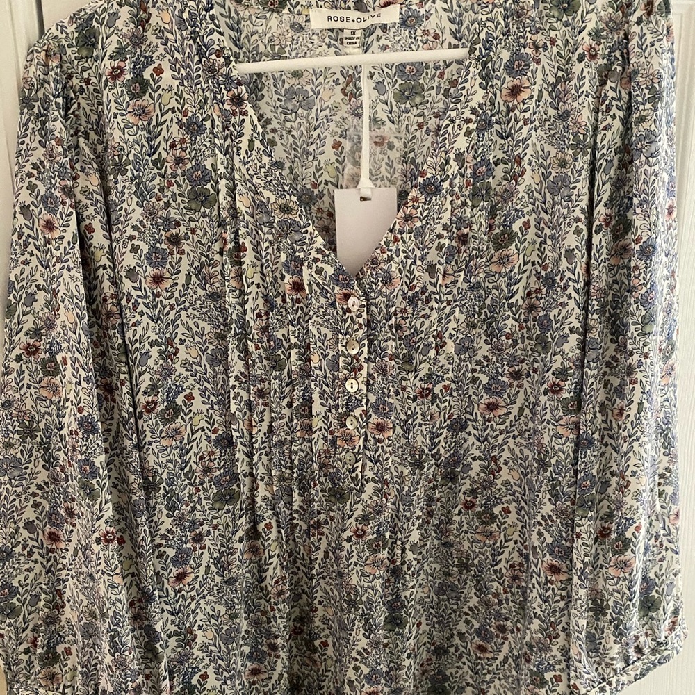 Quarter Sleeve Floral Blouse